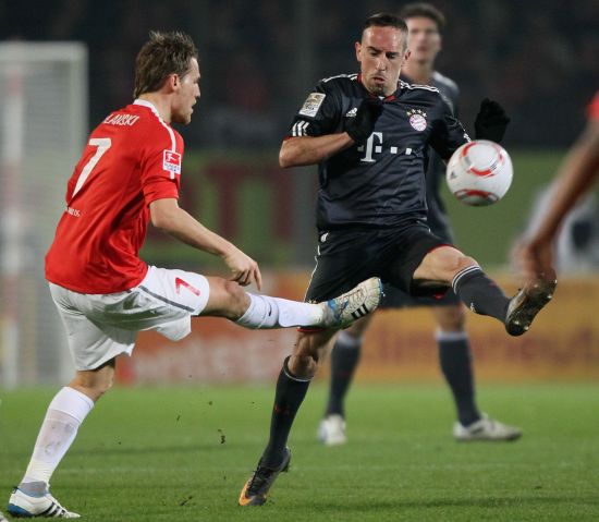 富勒姆的防 富勒姆的防